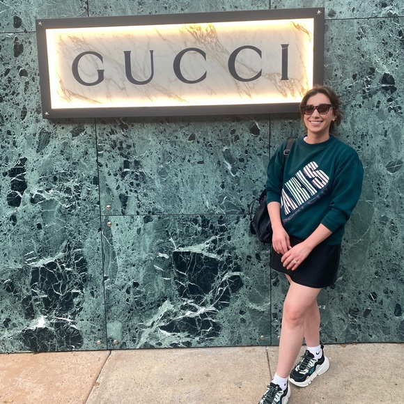 Meet your posher, Ashlee! - Picture 2 of 4